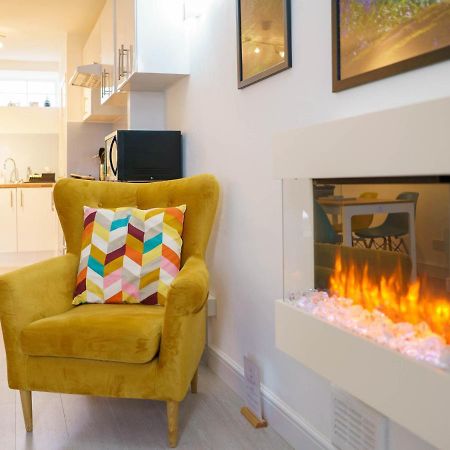 Pass The Keys Modern 2 Bed Flat Overlooking Aberaeron Harbour מראה חיצוני תמונה