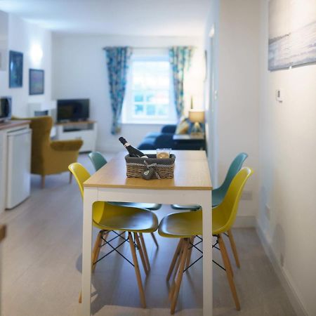 Pass The Keys Modern 2 Bed Flat Overlooking Aberaeron Harbour מראה חיצוני תמונה