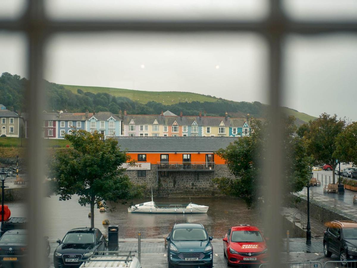 Pass The Keys Modern 2 Bed Flat Overlooking Aberaeron Harbour מראה חיצוני תמונה