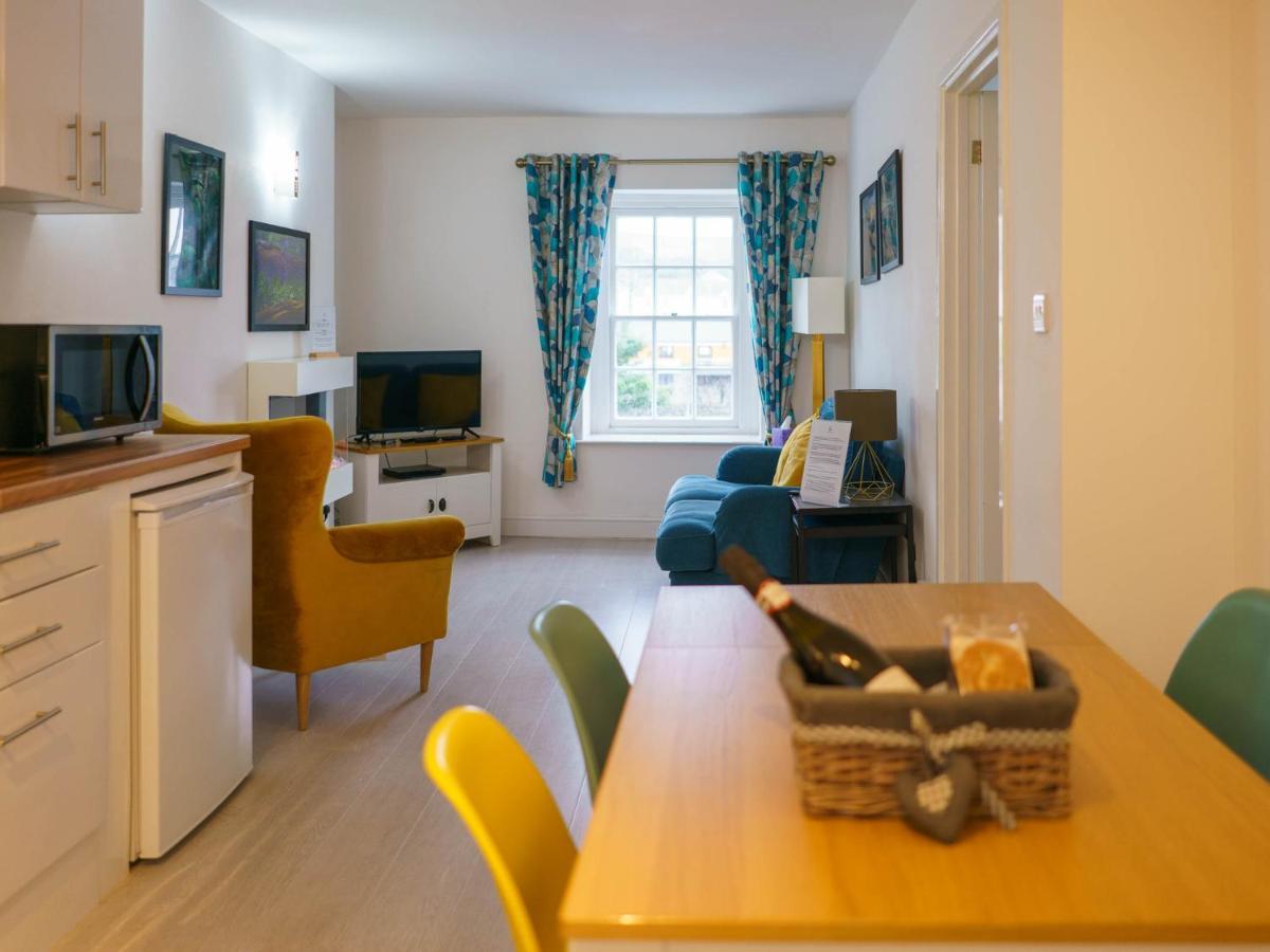 Pass The Keys Modern 2 Bed Flat Overlooking Aberaeron Harbour מראה חיצוני תמונה