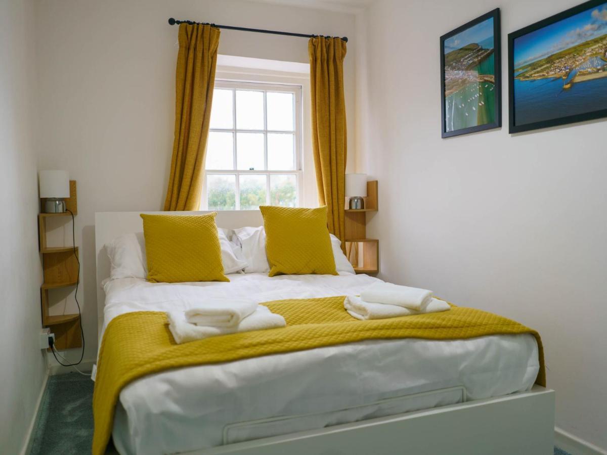 Pass The Keys Modern 2 Bed Flat Overlooking Aberaeron Harbour מראה חיצוני תמונה