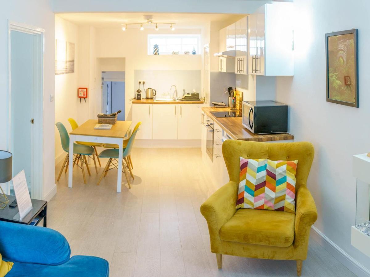 Pass The Keys Modern 2 Bed Flat Overlooking Aberaeron Harbour מראה חיצוני תמונה