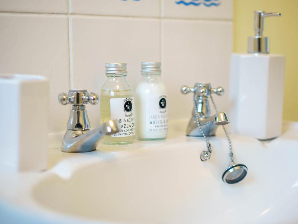 Pass The Keys Modern 2 Bed Flat Overlooking Aberaeron Harbour מראה חיצוני תמונה